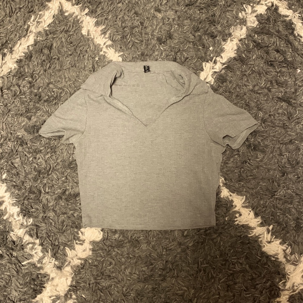 Cute, short sleeve, crop top:)